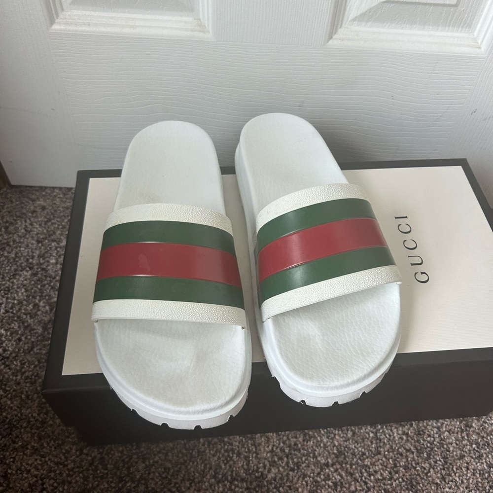 Unisex Gucci slides thick bottom white